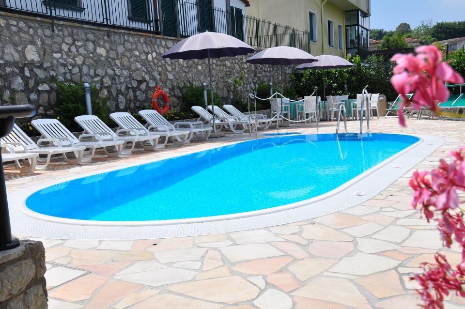 Hotel La Pergoletta Sant'Agata sui due Golfi Exterior photo
