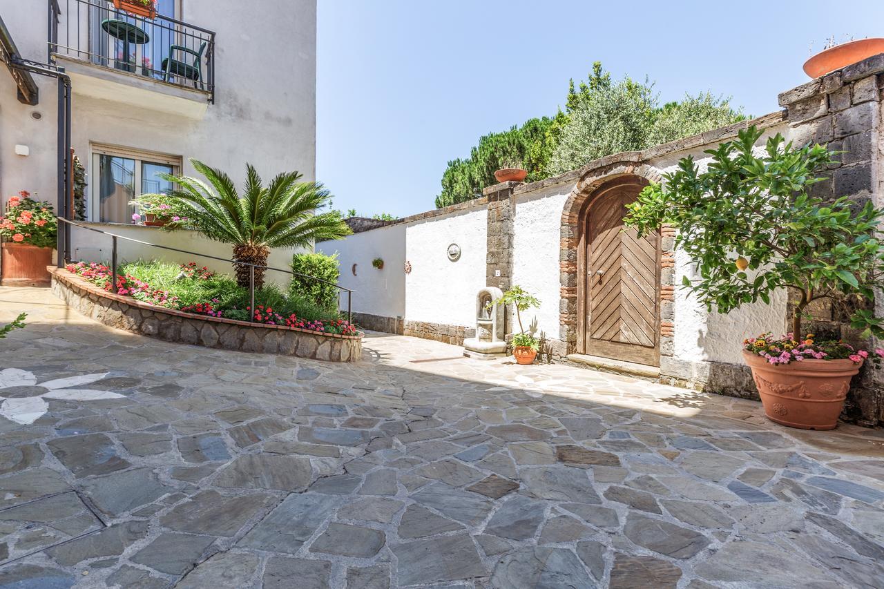 Hotel La Pergoletta Sant'Agata sui due Golfi Exterior photo